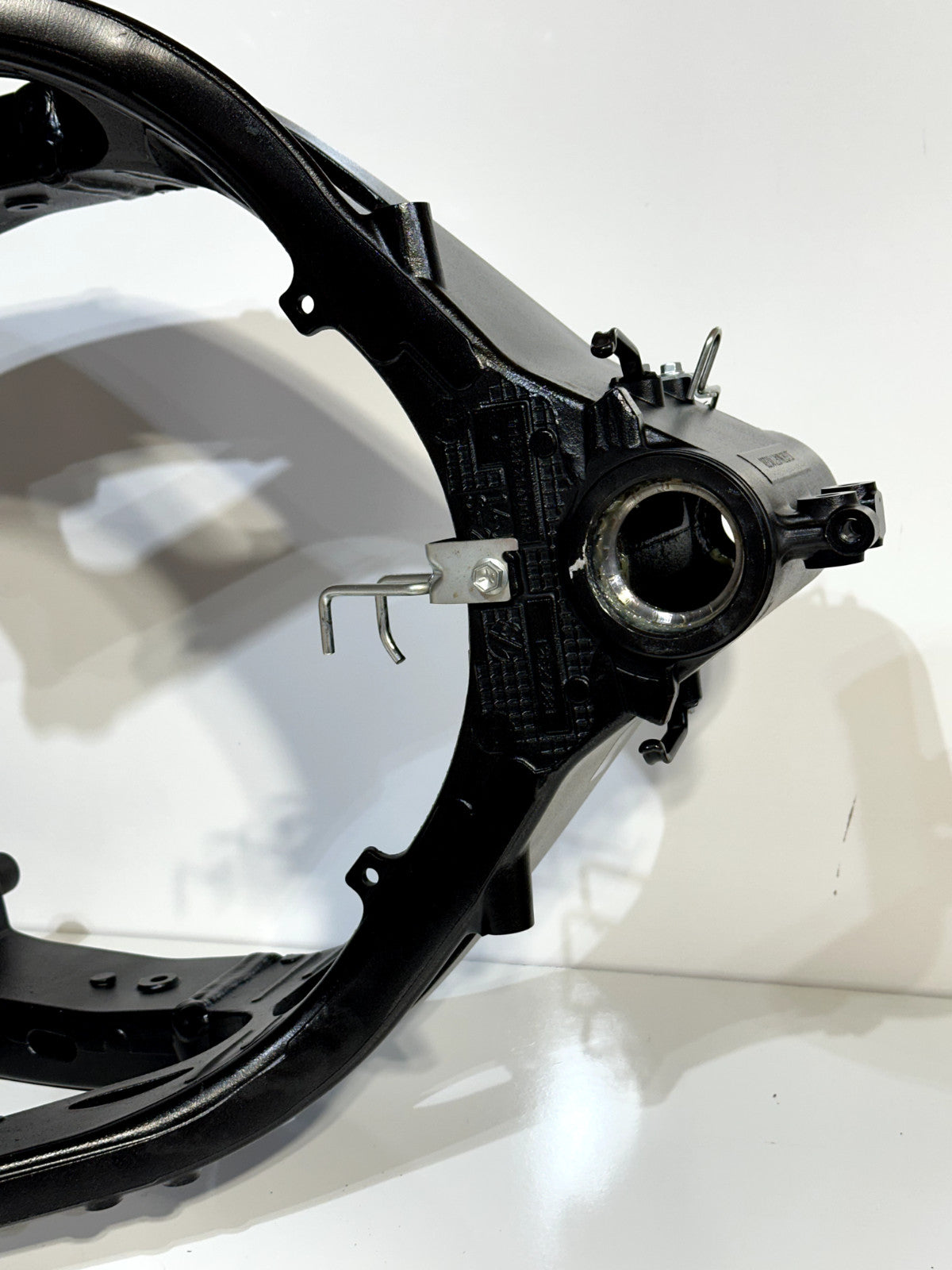 (2023) 2011-2026 SUZUKI GSXR750 GSXR 750 OEM MAIN FRAME CHASSIS MINT *SALVAGE*