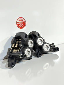 2014-2017 YAMAHA FZ07 FZ-07 OEM FRONT LEFT RIGHT BRAKE CALIPER SET PAIR W/ PADS