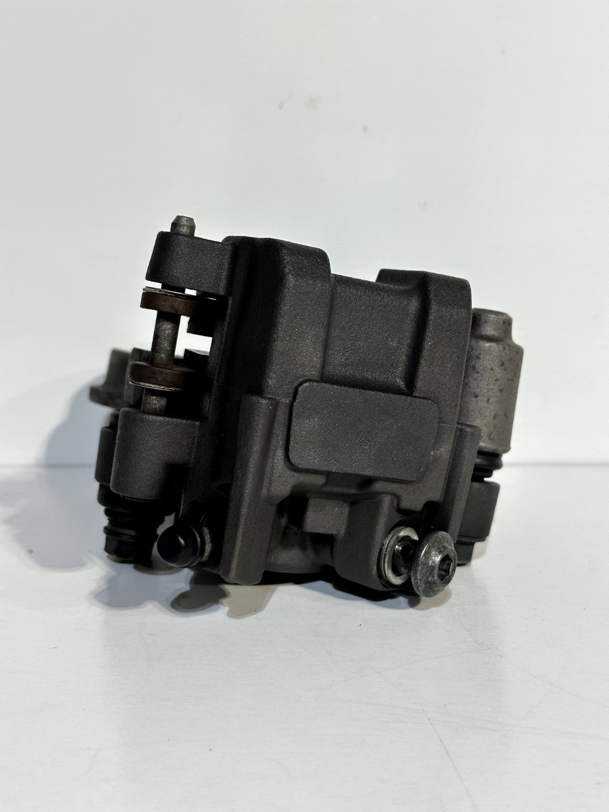 2008-2016 YAMAHA YZF R6 OEM REAR BACK BRAKE CALIPER + BRACKET ASSEMBLY