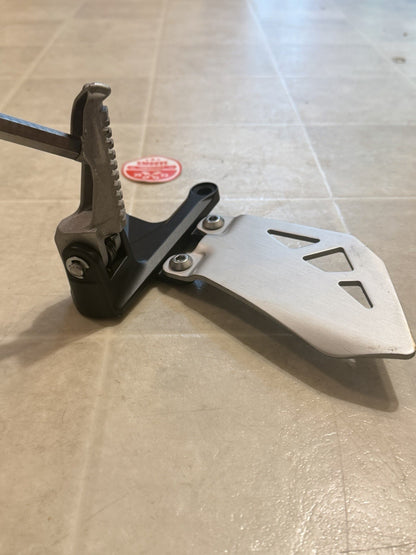 2021-2025 KAWASAKI NINJA ZX10R OEM LEFT RIDER FOOT PEG REST W/ BRACKET
