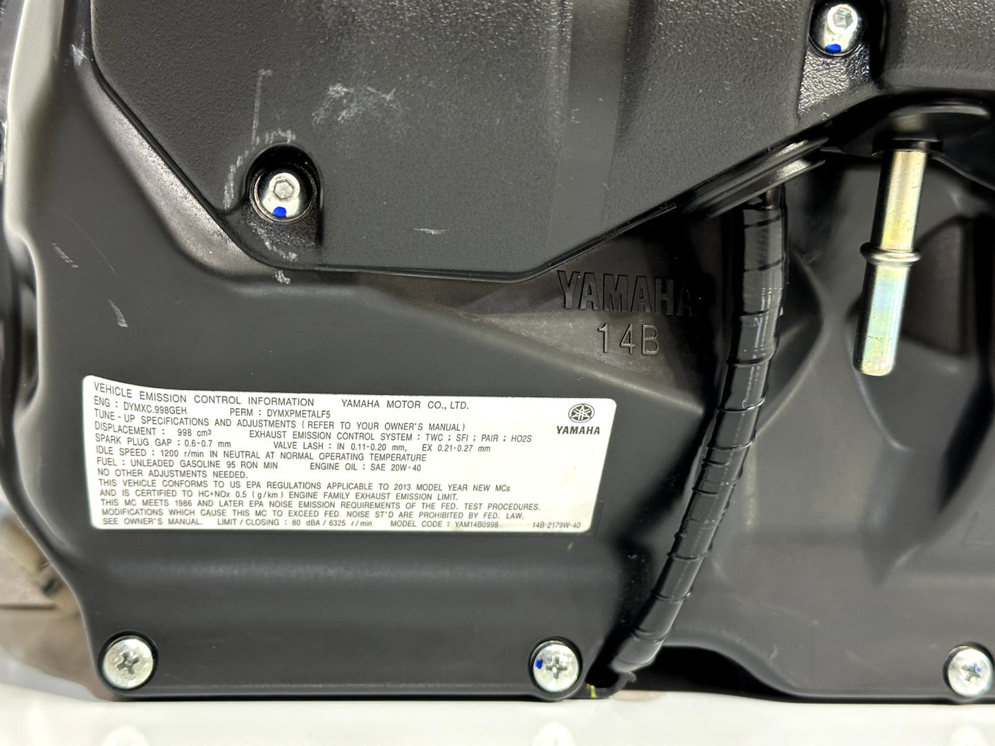 2009-2014 YAMAHA YZF R1 OEM AIR INTAKE FILTER BOX W/ TOP RAIL INJECTORS (MINT)