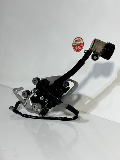 2022-2025 YAMAHA XSR900 XSR 900 OEM REAR BACK BRAKE MASTER CYLINDER W/ FOOT PEG