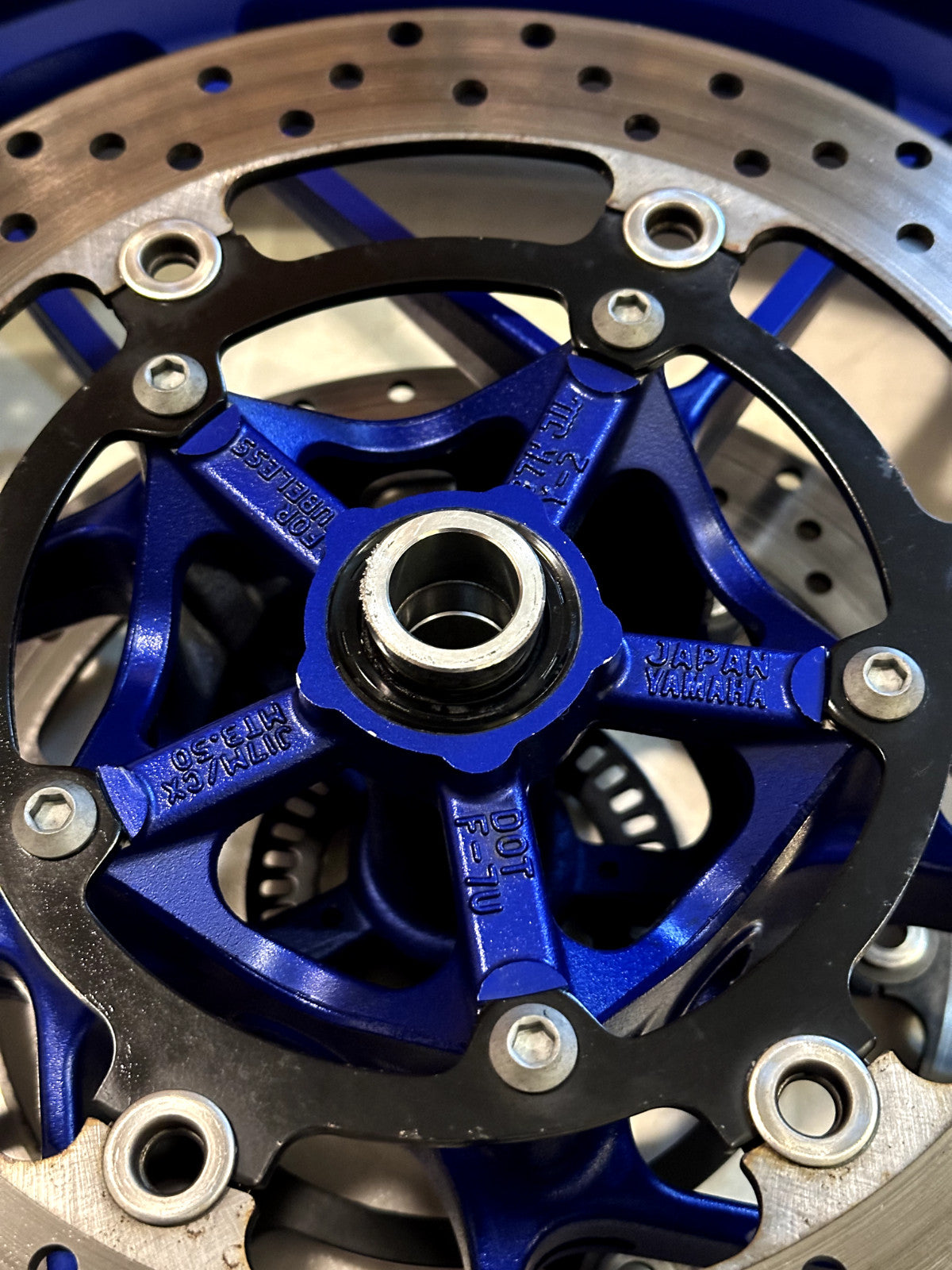 2021-2025 YAMAHA MT09 MT 09 SP OEM FRONT WHEEL RIM TIRE ROTOR ASSEMBLY BLUE