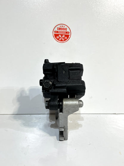 2022-2023 YAMAHA YZF R7 YZFR7 OEM REAR BACK BRAKE CALIPER & PADS W MOUNT BRACKET