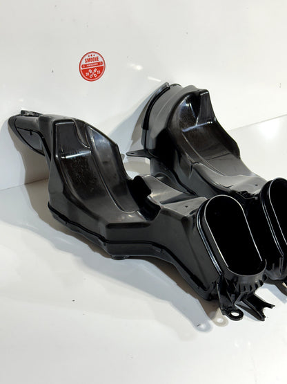 2009-2016 SUZUKI GSXR1000 GSXR 1000 OEM RIGHT LEFT RAM AIR INTAKE DUCT TUBE SET