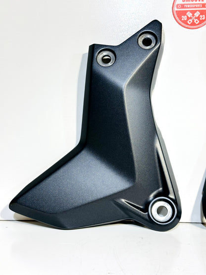 2022-2025 YAMAHA YZF R7 OEM LEFT & RIGHT FRAME COVER PANEL FOOT PEG BRACKET SET