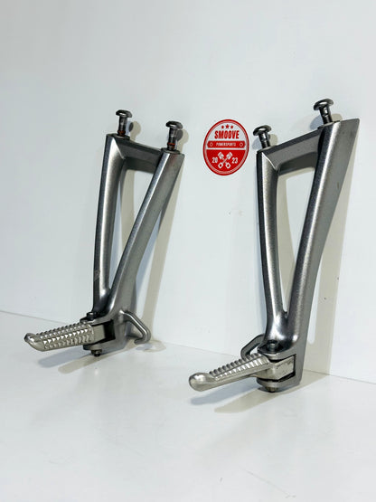 2008-2016 YAMAHA YZF R6 OEM LEFT RIGHT REAR BACK PASSENGER FOOT PEG REAR SET