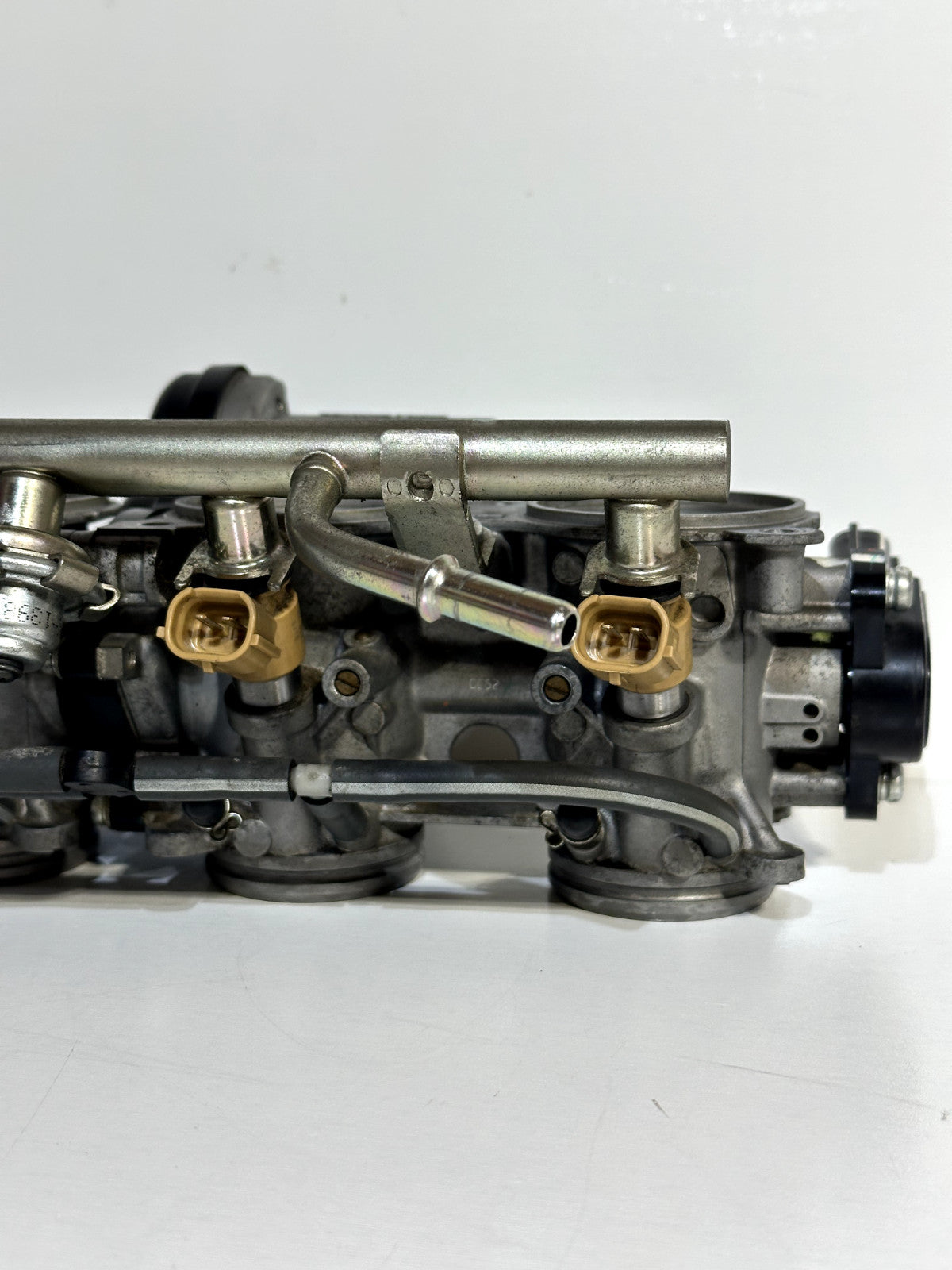 2008-2016 YAMAHA YZF R6 OEM THROTTLE BODY BODIES W/ FUEL INJECTORS + RAIL