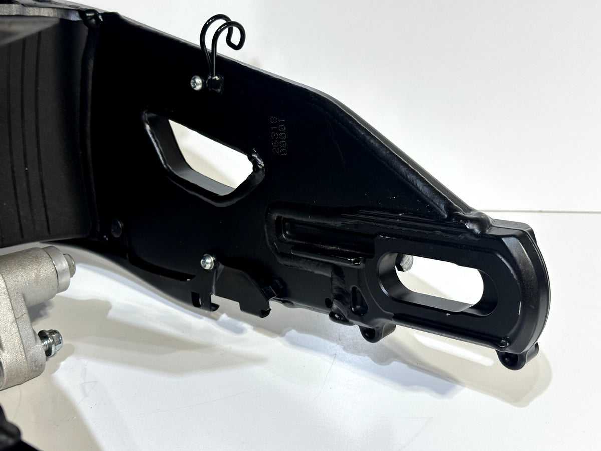 2020-2026 YAMAHA YZF R1 OEM SWINGARM REAR BACK SUSPENSION SWING ARM