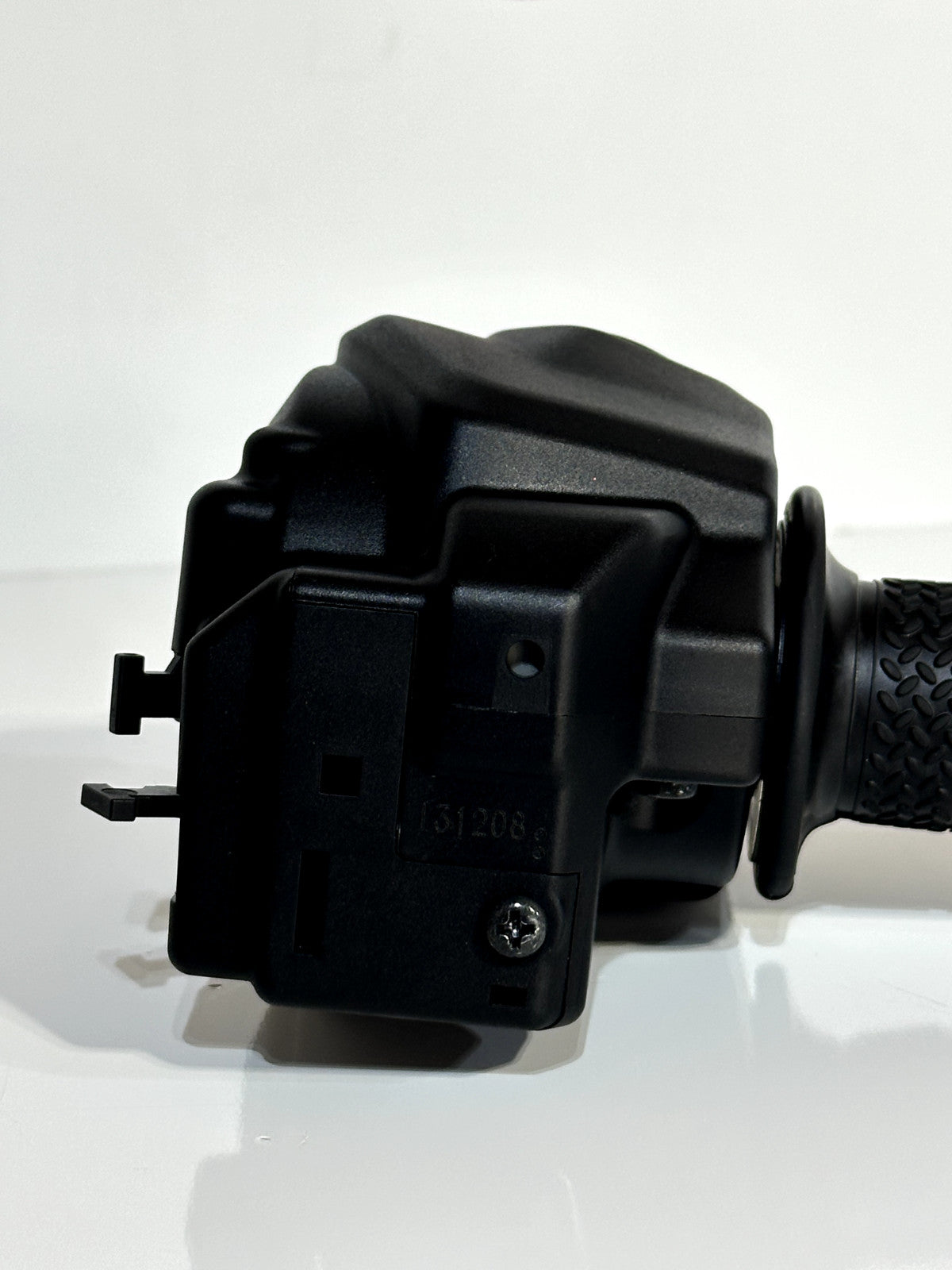 2024-2025 YAMAHA MT09 MT-09 OEM THROTTLE GRIP HOUSING TUBE RIDE BY WIRE ASSEMBLY