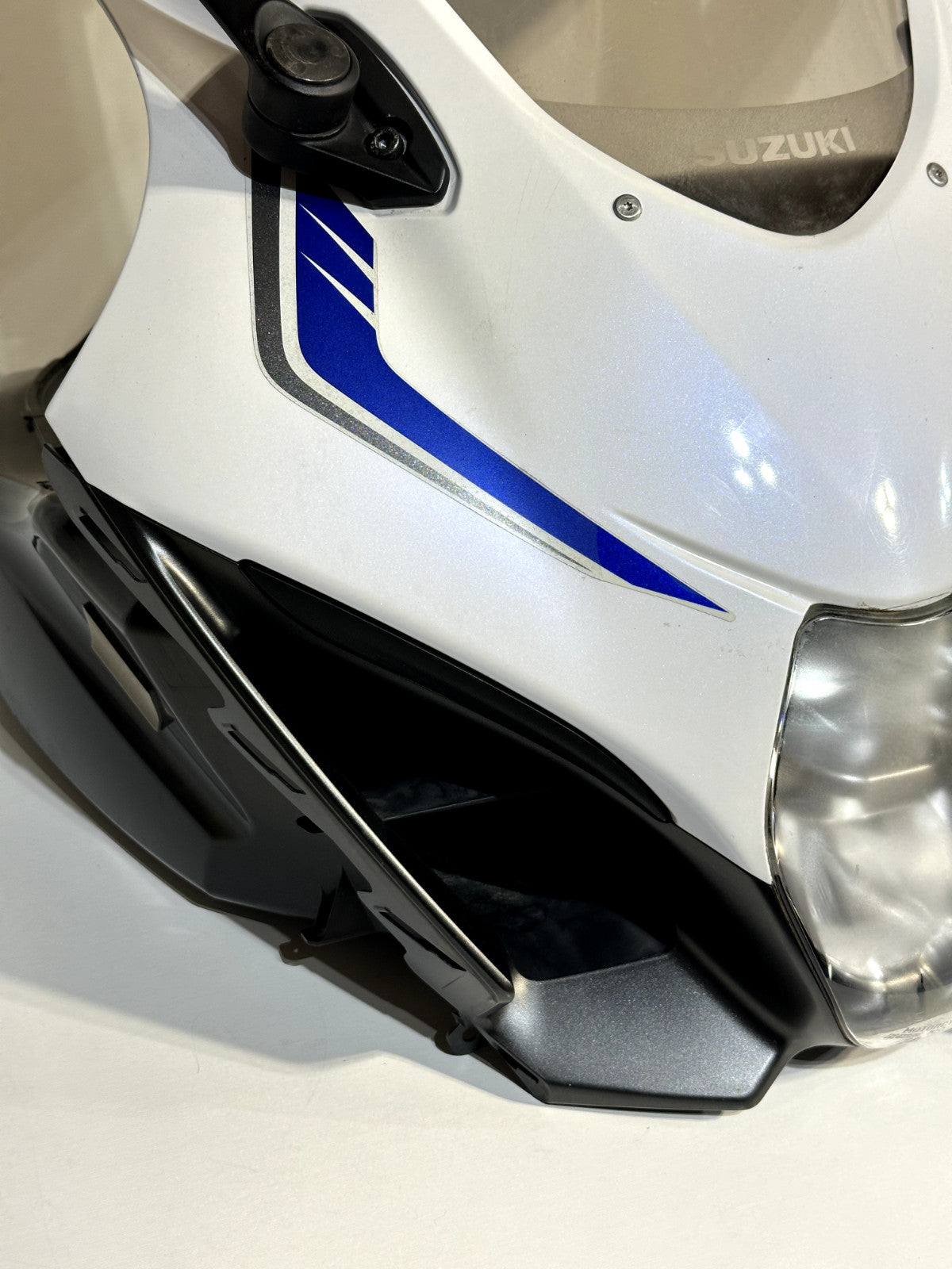 2018 2017-2025 SUZUKI GSXR1000 OEM FRONT HEADLIGHT W/ COWLING & WINDSHIELD WHITE