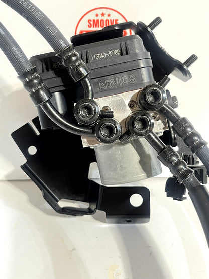 2022-2024 YAMAHA YZF R7 OEM ABS PUMP UNIT MODULE W/ ABS BRAKE LINES & PUMP MOUNT