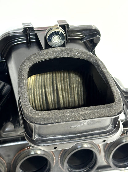 2011-2015 KAWASAKI NINJA ZX10R OEM AIR BOX INTAKE FILTER BOX W/ INJECTORS