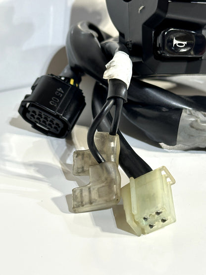 2020-2024 YAMAHA YZF-R1 YZF R1 OEM LEFT HANDLE BAR TURN SIGNAL CONTROL SWITCH