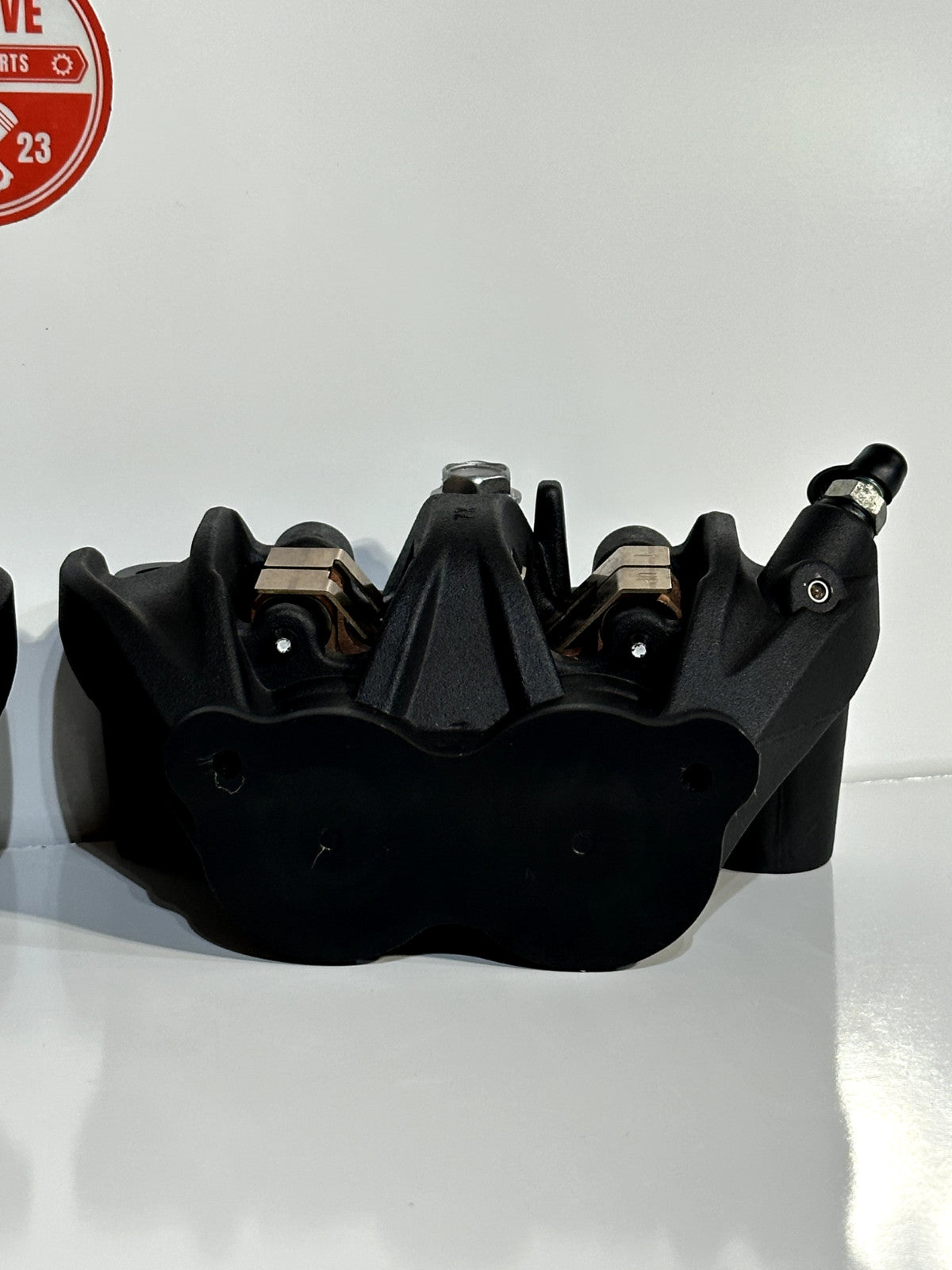 2023-2025 KAWASAKI NINJA ZX4RR OEM RIGHT LEFT FRONT BRAKE CALIPER SET W/ PADS