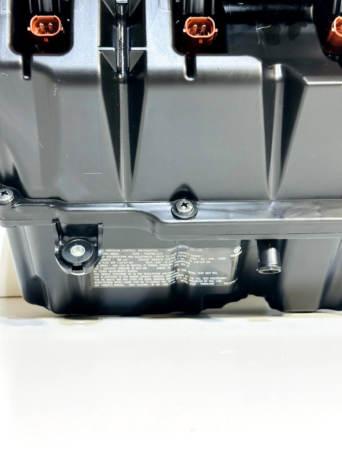 2020-2026 YAMAHA YZF R1 OEM AIR INTAKE FILTER BOX AIRBOX W/ INJECTORS & STACKS
