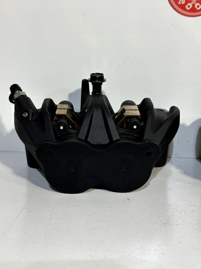 2023-2026 KAWASAKI NINJA ZX4RR OEM RIGHT LEFT FRONT BRAKE CALIPER SET W/ PADS