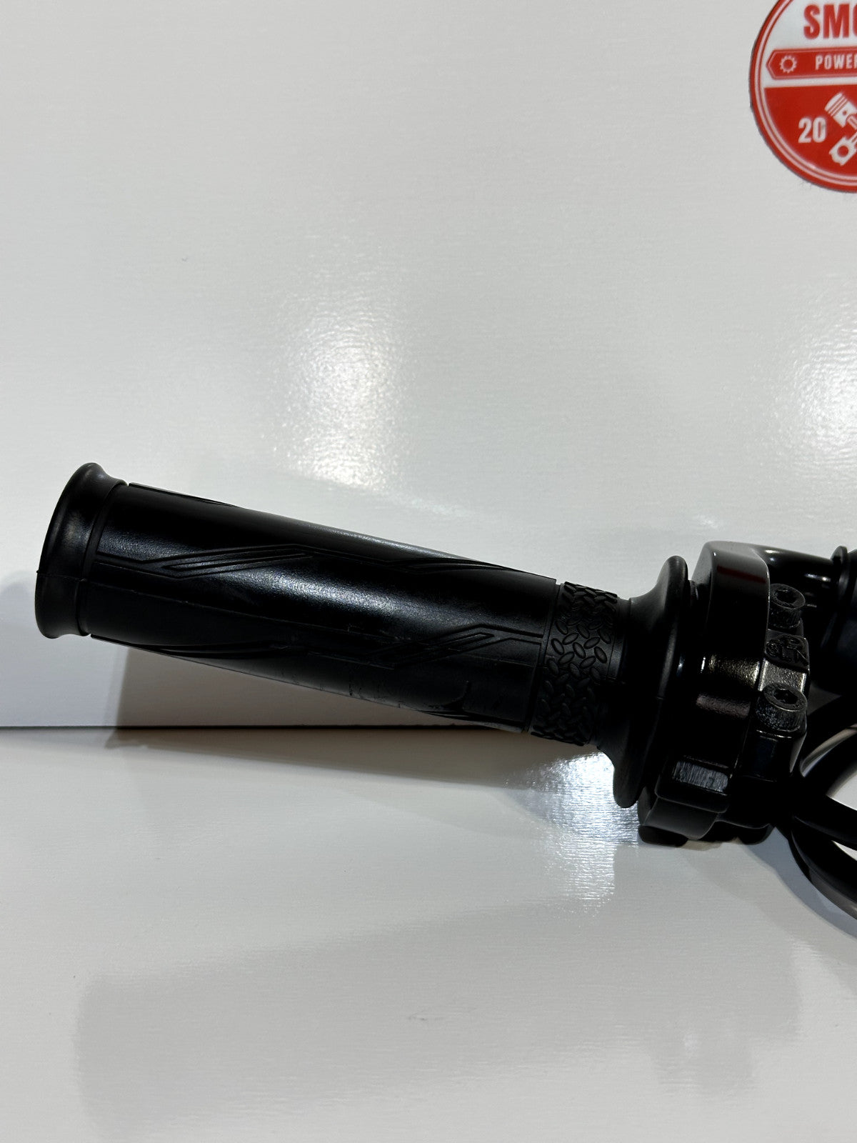 2009-2014 YAMAHA YZF R1 OEM THROTTLE GRIP TUBE HOUSING & CABLES CONTROL ASSEMBLY