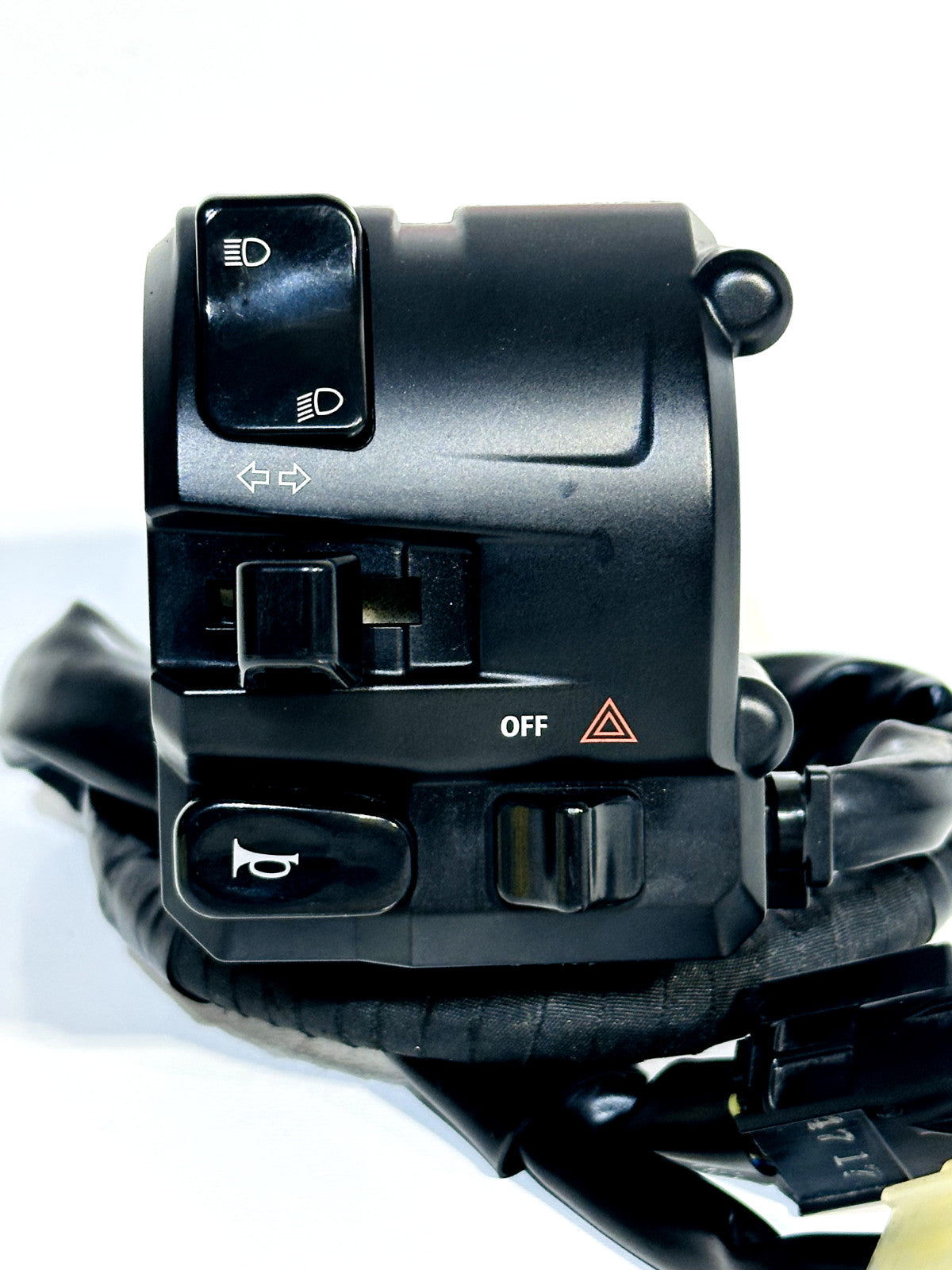 2021-2024 YAMAHA MT07 MT-07 OEM LEFT HANDLE BAR TURN HORN SIGNAL CONTROL SWITCH
