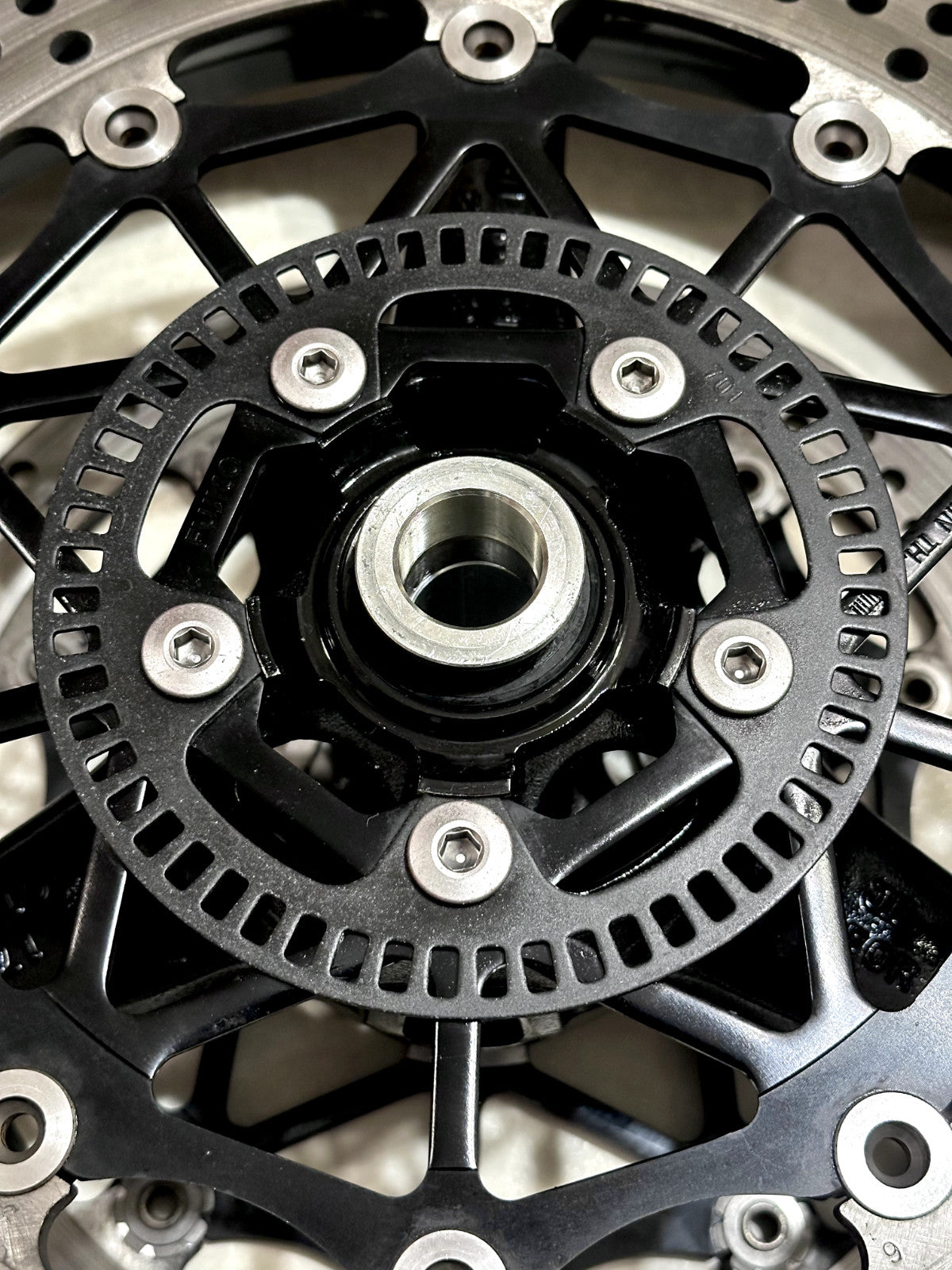 2021-2025 KAWASAKI NINJA ZX10R OEM FRONT WHEEL RIM ROTORS TIRE ASSEMBLY BLACK