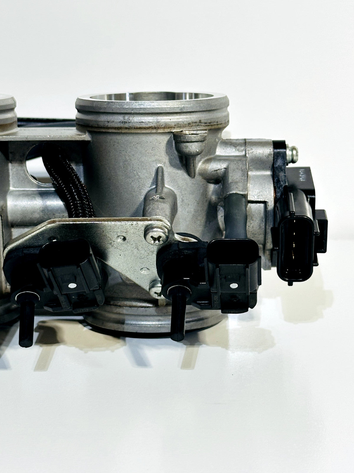 2024-2025 KAWASAKI NINJA ZX10R OEM THROTTLE BODY BODIES + INJECTORS & FUEL LINES