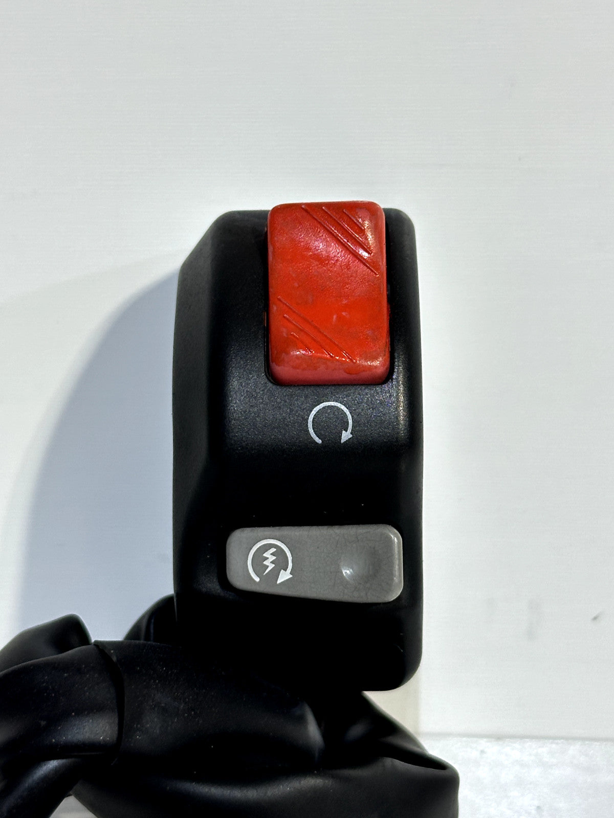 2008-2016 YAMAHA YZF R6 OEM RIGHT HANDLE BAR START STOP KILL SWITCH
