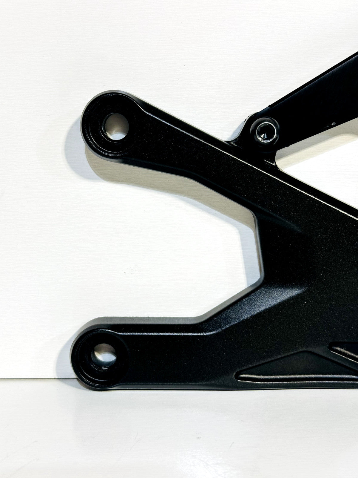 2020-2026 YAMAHA YZF R1 OEM LEFT RIDER FOOT PEG REST W/ BRACKET