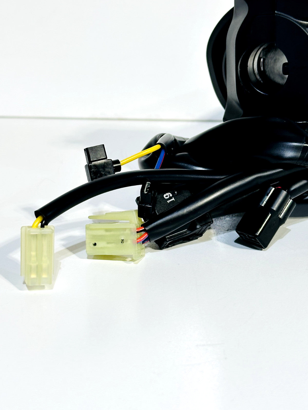 2020-2026 YAMAHA YZF R1 OEM THROTTLE GRIP HOUSING CONTROL SWITCH RIDE BY WIRE