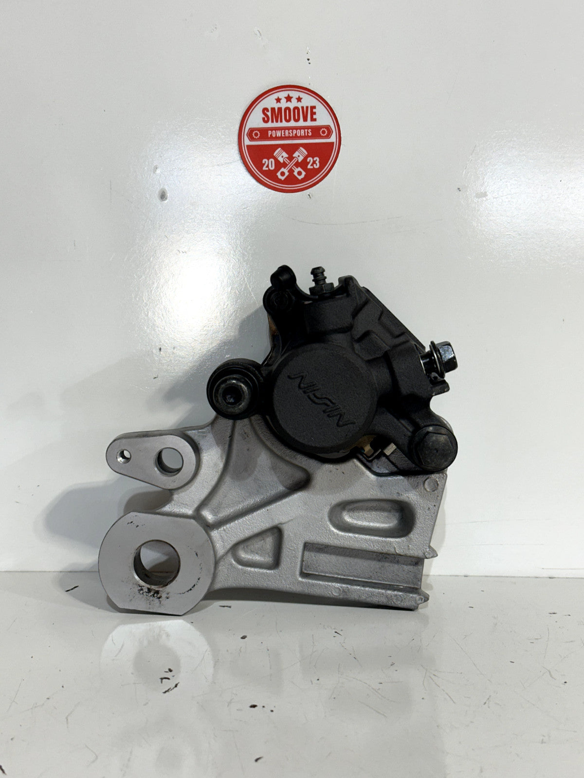 2022-2024 YAMAHA YZF R7 YZFR7 OEM REAR BACK BRAKE CALIPER & PADS W MOUNT BRACKET