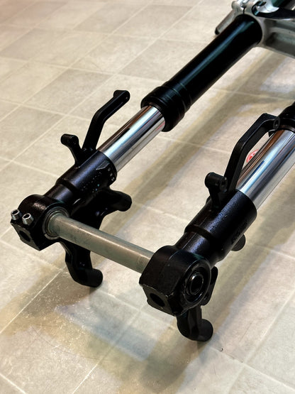 2019-2026 KAWASAKI NINJA ZX6R FRONT FORKS FORK SHOCK SUSPENSION W/ CLIP ON SET