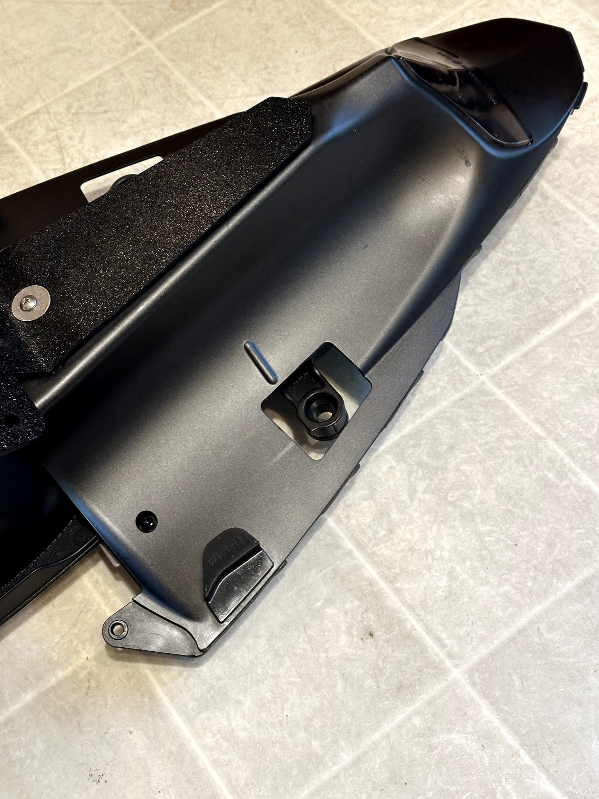 2009-2014 YAMAHA YZF R1 OEM SUBFRAME REAR BACK TAIL SUB FRAME W/ TAIL LIGHT