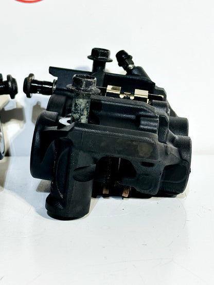 2022-2025 YAMAHA YZF R7 OEM LEFT & RIGHT FRONT BRAKE CALIPER SET W/ HARDWARE