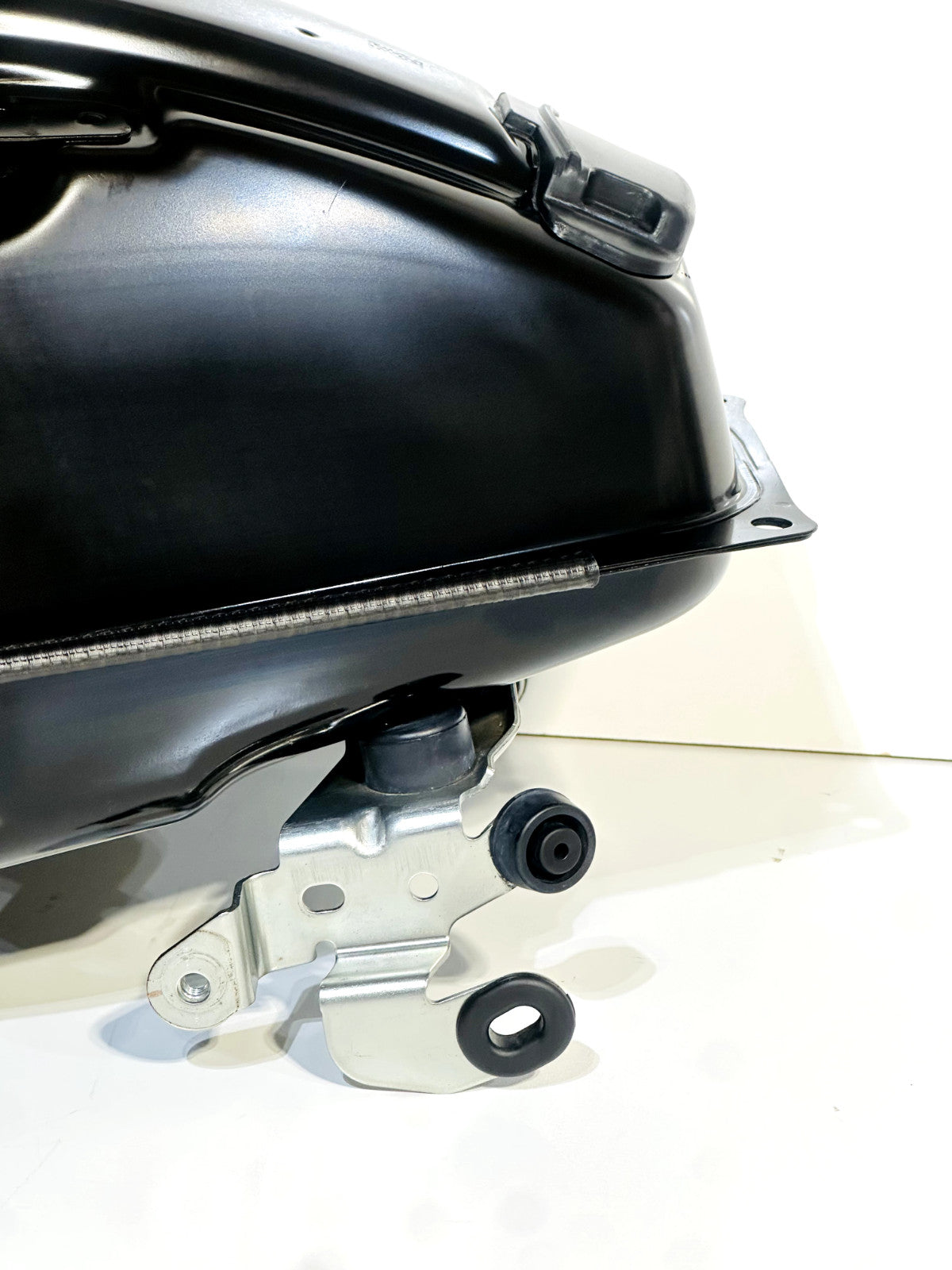 2022-2025 YAMAHA YZF R7 OEM GAS TANK FUEL CELL PETROL RESERVOIR BEB-24110