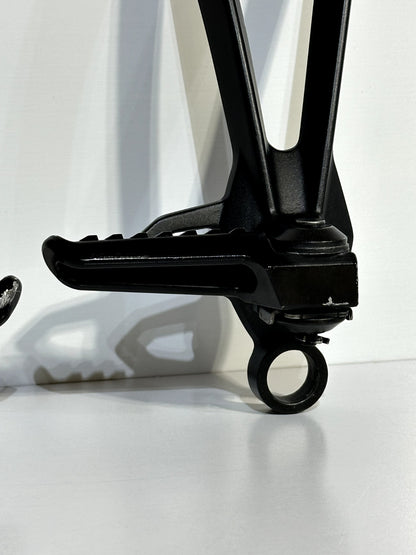 2019-2026 KAWASAKI NINJA ZX6R ZX636 OEM REAR BACK PASSENGER FOOT PEG REAR SET