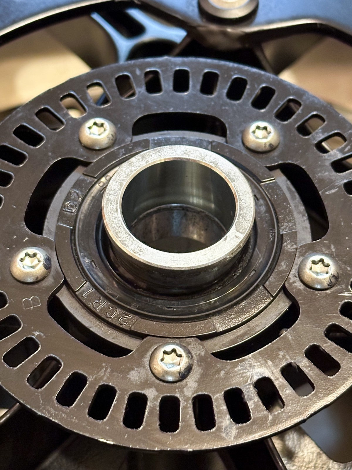 2020-2025 YAMAHA YZF-R1 YZF R1 OEM FRONT WHEEL RIM ROTOR & TIRE ASSEMBLY BLACK