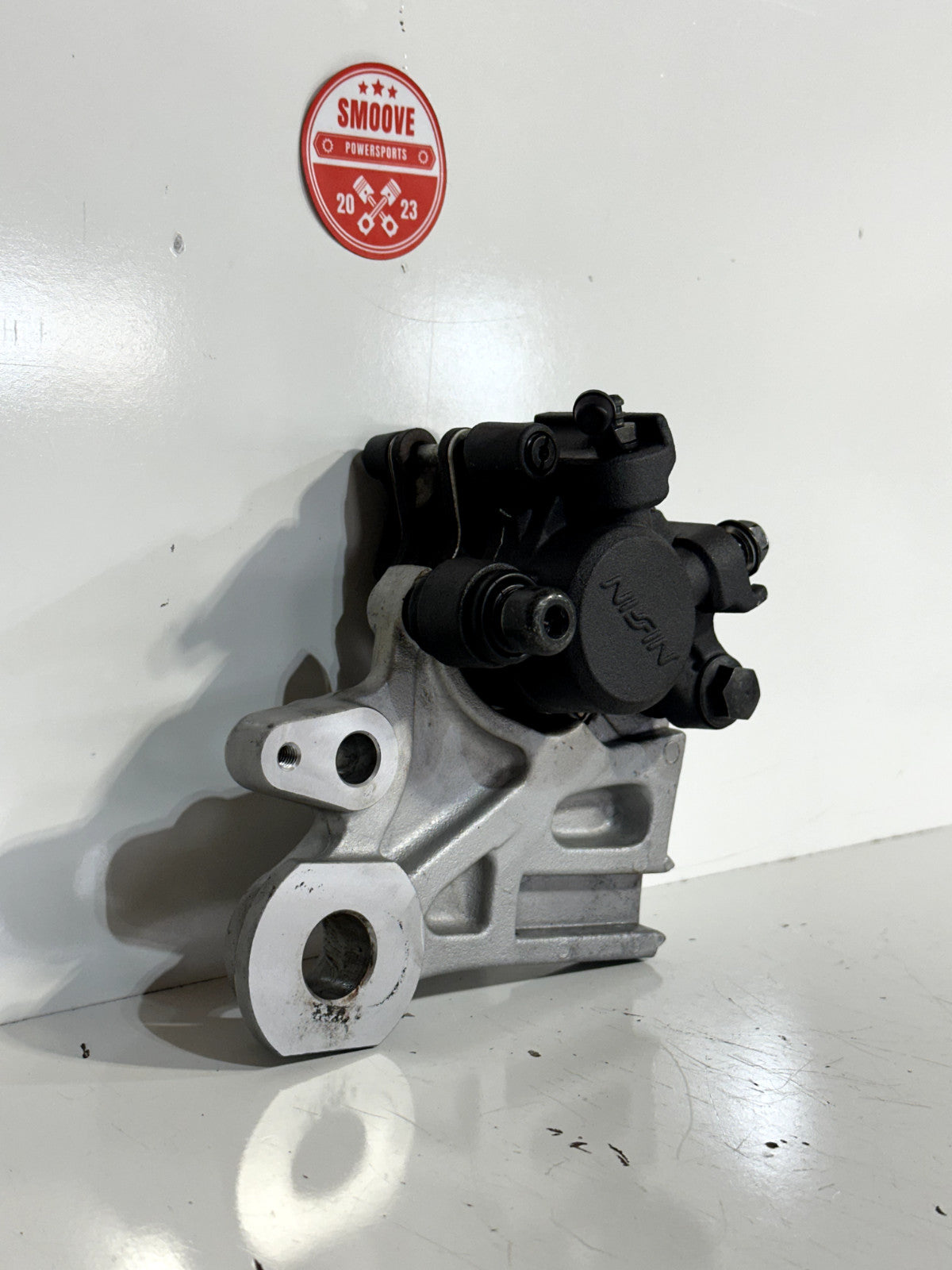 2022-2024 YAMAHA YZF R7 YZFR7 OEM REAR BACK BRAKE CALIPER & PADS W MOUNT BRACKET