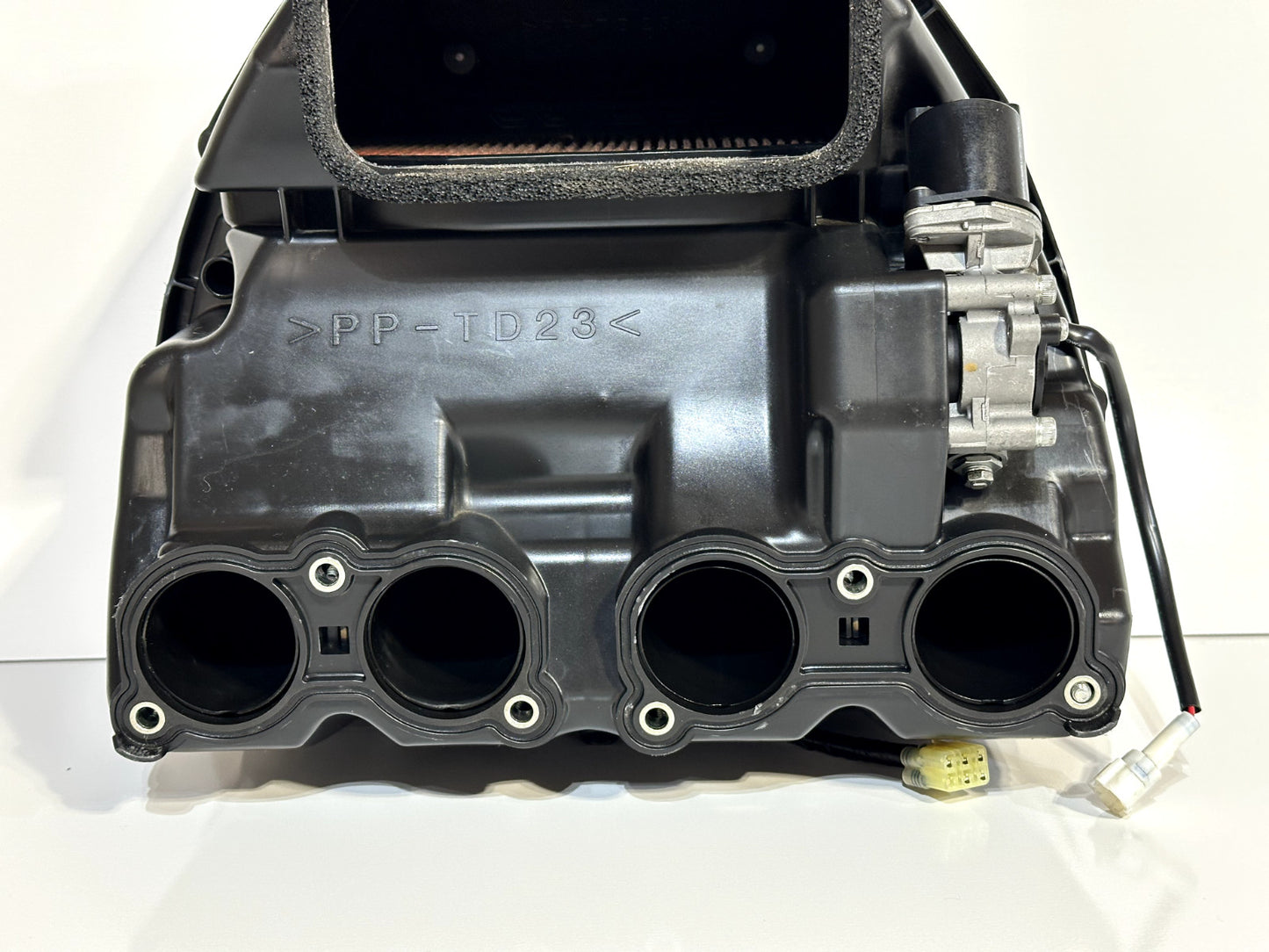 2009-2014 YAMAHA YZF R1 OEM AIR INTAKE FILTER BOX W/ TOP RAIL INJECTORS (MINT)