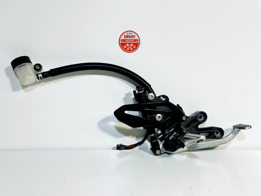 2022-2025 YAMAHA YZF R7 YZFR7 OEM BREMBO REAR BRAKE MASTER CYLINDER W/ FOOT PEG