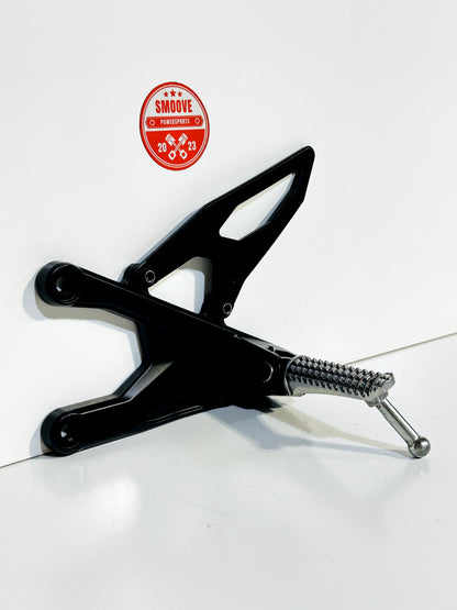 2020-2026 YAMAHA YZF R1 OEM LEFT RIDER FOOT PEG REST W/ BRACKET