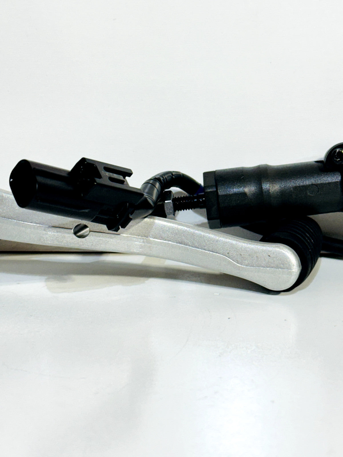 2020-2026 YAMAHA YZF R1 OEM COMPLETE QUICK SHIFTER ASSEMBLY W/ LEVER