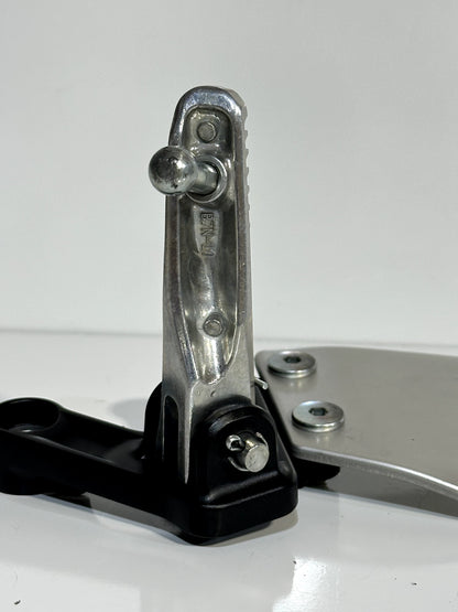 2022-2025 YAMAHA XSR900 XSR 900 OEM LEFT SIDE FOOT PEG REST W/ BRACKET