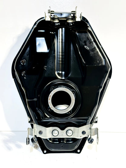 2022-2025 YAMAHA YZF R7 OEM GAS TANK FUEL CELL PETROL RESERVOIR BEB-24110