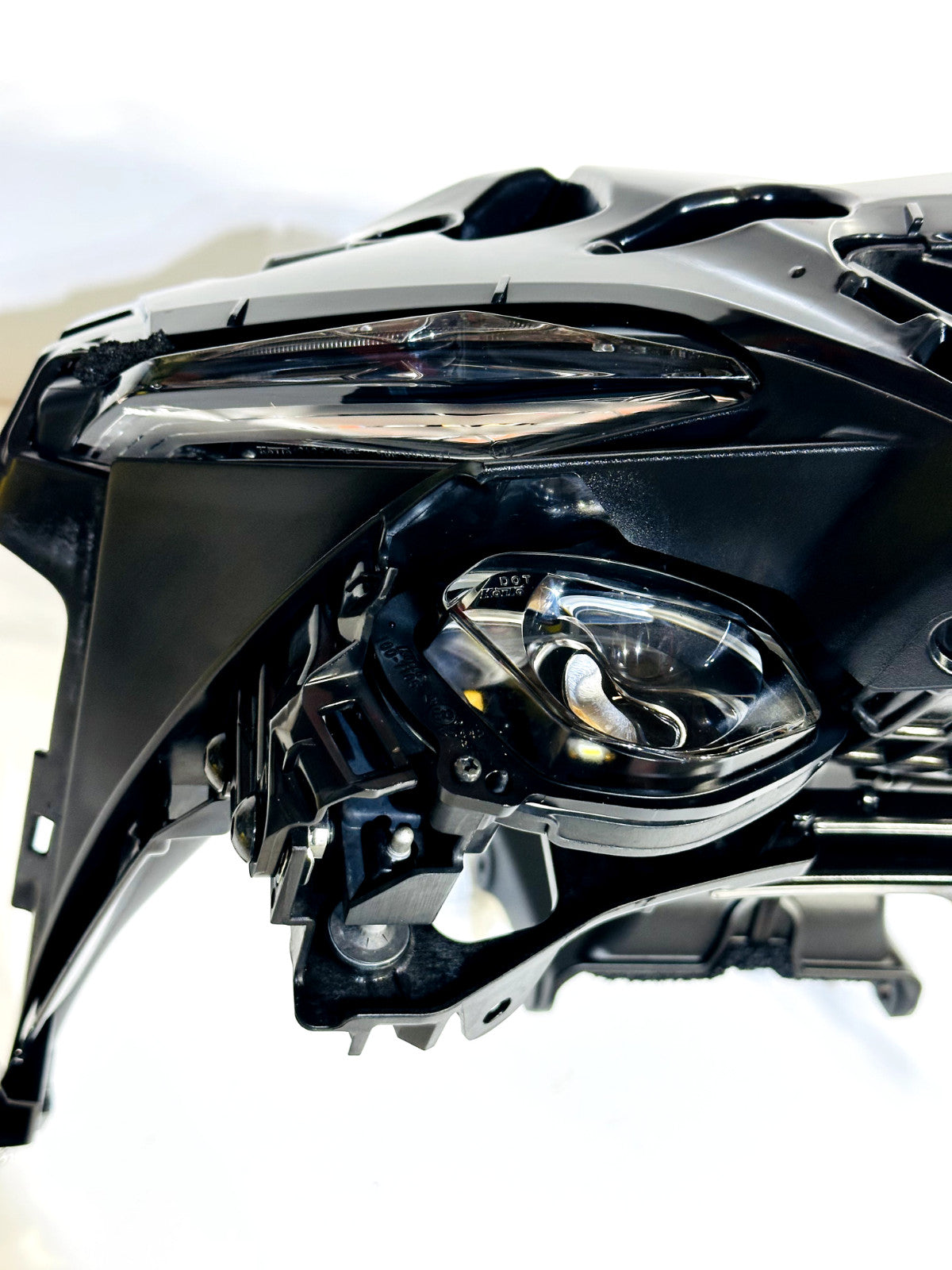 2020-2026 YAMAHA YZF R1 OEM FRONT HEAD LIGHT PILOT LIGHT SET + COWL INTAKE & LCU