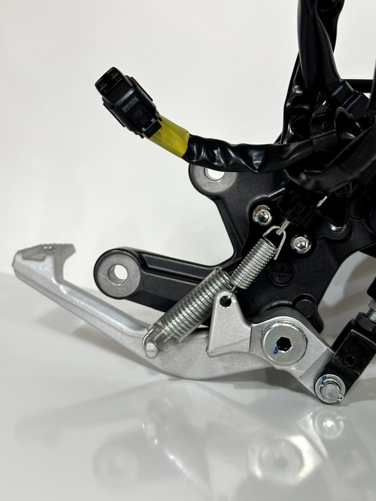 2024-2025 YAMAHA MT09 MT-09 OEM REAR BACK BRAKE MASTER CYLINDER W/ REAR SET