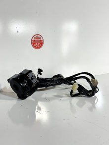 2020-2024 YAMAHA YZF R1 R1M OEM LEFT BAR CONTROL HEADLIGHT HORN SIGNAL SWITCH