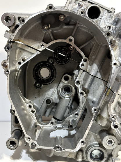 2021-2023 KAWASAKI NINJA ZX10R OEM UPPER LOWER ENGINE MOTOR BLOCK CRANK CASE SET