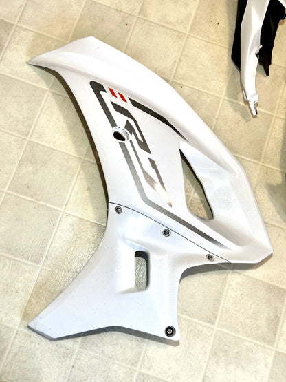 2022-2025 YAMAHA YZF R7 OEM COMPLETE FAIRING BODY PANEL PLASTICS COWL KIT WHITE