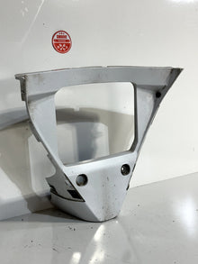 2015-2019 YAMAHA YZF R1 OEM CENTER LOWER BELLY PAN OIL COOLER FAIRING WHITE