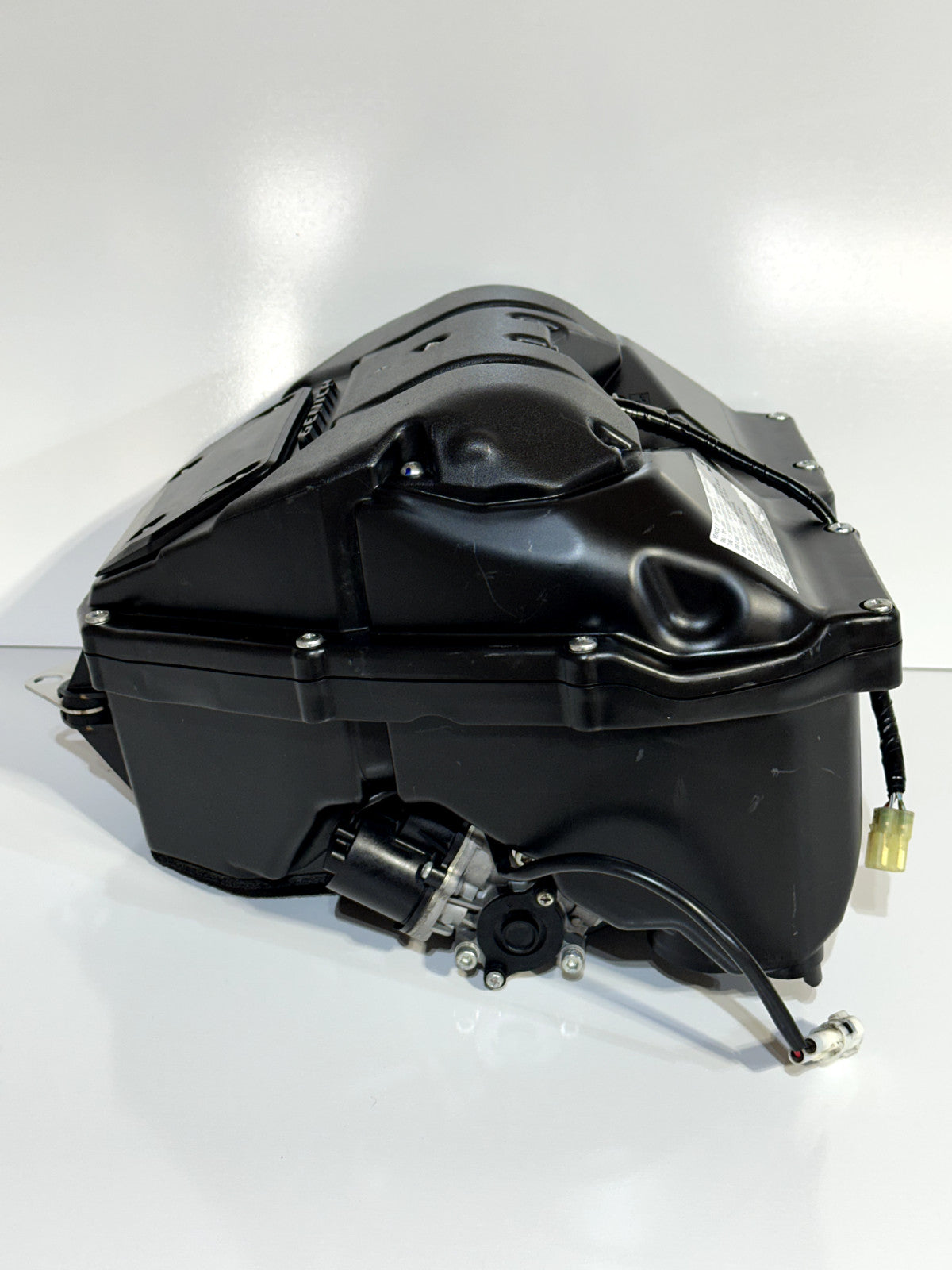 2009-2014 YAMAHA YZF R1 OEM AIR INTAKE FILTER BOX W/ TOP RAIL INJECTORS (MINT)
