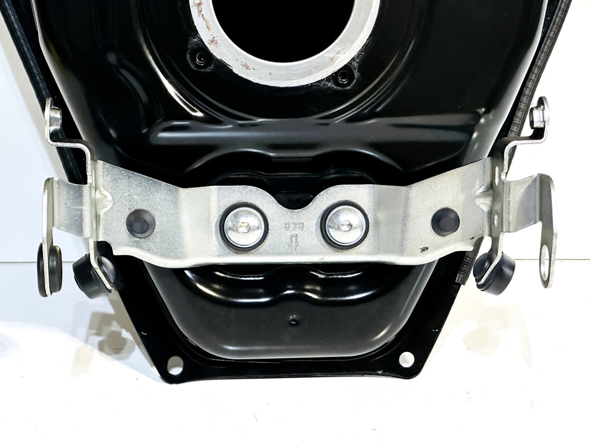 2022-2025 YAMAHA YZF R7 OEM GAS TANK FUEL CELL PETROL RESERVOIR BEB-24110